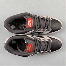 Cargar imagen en el visor de la galería, Dunk Low Premium SB Quickstrike Atlas Black Wolf Grey 504750-020
