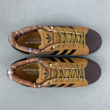 Cargar imagen en el visor de la galería, Adidas Superstar 2 Mesa Core Black Preloved Brown JR6990
