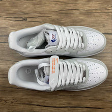 Cargar imagen en el visor de la galería, NBA x Air Force 1 07 Low White Gray Red AA6902-201
