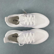 Cargar imagen en el visor de la galería, Adidas UltraBoost 5 Triple White ID8813
