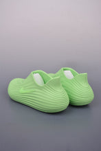 Cargar imagen en el visor de la galería, Nike ReactX Rejuven8 Barely Volt HV5062-700
