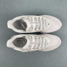 Cargar imagen en el visor de la galería, Pegasus Premium White Metallic Silver HQ2592-102
