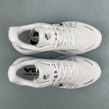 Cargar imagen en el visor de la galería, Nike Vomero Premium White Black HQ2050-002
