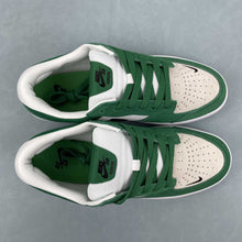 Cargar imagen en el visor de la galería, SB Force 58 Pine Green White DV5477-300
