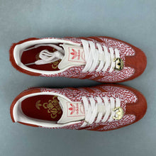 Cargar imagen en el visor de la galería, Adidas Samba OG Year Of The Hourse Red JR8743
