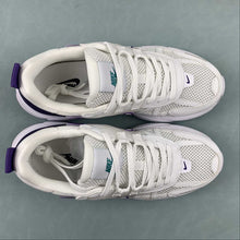 Cargar imagen en el visor de la galería, Nike V2k Run White Purple FD0736-109

