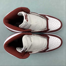 Cargar imagen en el visor de la galería, Air Jordan 1 Retro High OG White Team Red DZ5485-160
