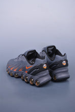 Cargar imagen en el visor de la galería, Air Max Dn8 Gray-Orange Gradient FQ7860-011
