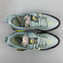 Cargar imagen en el visor de la galería, Nike Zoom Vomero 18 GTX Seaweed Cannon Volt Barely Volt HQ7001-300
