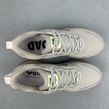 Cargar imagen en el visor de la galería, Nike Zoom Vomero 18 Grey Fluorescent Green HM6803-002
