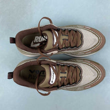 Cargar imagen en el visor de la galería, Nike Zoom Vomero PLUS Caldera Brown Dark Field Brown IO4482-001
