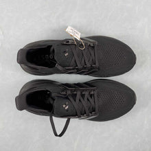 Cargar imagen en el visor de la galería, Adidas UltraBoost 5 Triple Black ID8812
