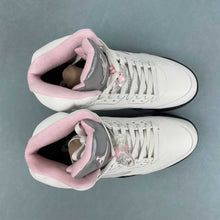Cargar imagen en el visor de la galería, Air Jordan 5 Retro Medium Soft Pink HQ7978-102

