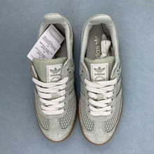Cargar imagen en el visor de la galería, Adidas Samba OG Halo Green Halo Green Gum KK3529
