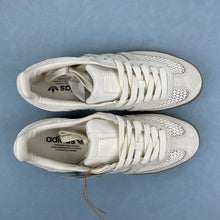 Cargar imagen en el visor de la galería, Adidas Samba OG Cream White Wonder White Gum KK3528
