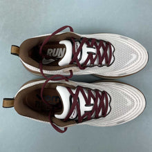 Cargar imagen en el visor de la galería, Nike Zoom Vomero PLUS Sail Baroque Brown IO4482-100
