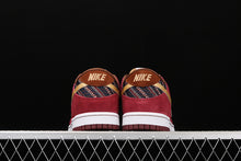 Cargar imagen en el visor de la galería, SB Dunk Low Pro Anchorman Team Red Metallic Gold 304292-672
