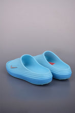 Cargar imagen en el visor de la galería, Nike ReactX Rejuven8 Slide Dusty Cactus Metallic Silver Game Royal HV4479-300
