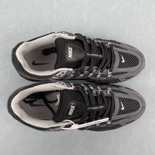 Cargar imagen en el visor de la galería, Nike P-6000 Suede Anthracite Metallic Silver HF0015-002

