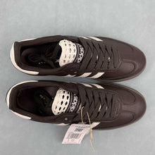 Cargar imagen en el visor de la galería, Adidas Samba OG Auco Off White Gold Metallic IH3982
