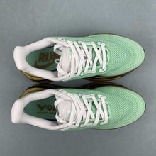 Cargar imagen en el visor de la galería, Nike Vomero Premium Lt Green Gold FN8453-030
