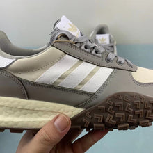 Cargar imagen en el visor de la galería, Adidas Retropy E5 W.R.P. Grey Cloud White Brown IG0501
