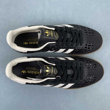 Cargar imagen en el visor de la galería, Adidas Samba OG Basketweave Black HQ9282
