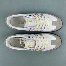 Cargar imagen en el visor de la galería, Adidas Samba OG Flower Print Cloud White Off White Clear Granite HQ5155
