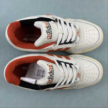 Cargar imagen en el visor de la galería, Adidas Torsion Response Low Cloud White Preloved Red Cream White HQ8787
