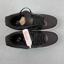 Cargar imagen en el visor de la galería, Air Force 1 07 Low Black Ostrich Gum DZ2708-002
