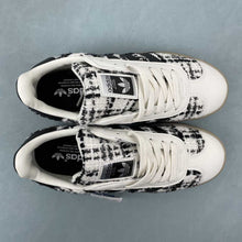 Cargar imagen en el visor de la galería, Adidas Gazelle Bold White Tine Core Black Silver Metallic JP5673

