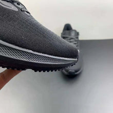 Cargar imagen en el visor de la galería, Air Zoom Pegasus 39 Black DH4071-006
