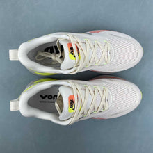 Cargar imagen en el visor de la galería, Nike Zoom Vomero 18 Orange Green HQ2157-003

