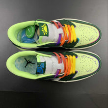 Cargar imagen en el visor de la galería, Air Jordan 1 Low OG Doernbecher Gorge Green Court Purple Bar. Volt Sail FD9665-351
