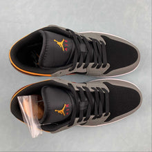 Cargar imagen en el visor de la galería, Air Jordan 1 Low SE Light Graphite Vivid Orange FN7308-008
