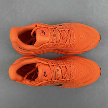 Cargar imagen en el visor de la galería, Nike Vomero Premium Red Orange Black HQ2050-660
