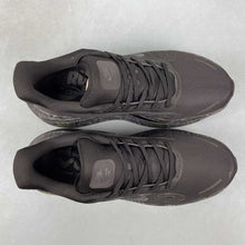 Cargar imagen en el visor de la galería, Nike Vomero Premium Black Realtree IO7325-001
