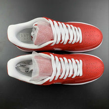 Cargar imagen en el visor de la galería, Louis Vuitton x Air Force 1 Red Embossing LS0232
