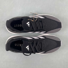 Cargar imagen en el visor de la galería, Adidas UltraBoost 5X Core Black Cloud White Carbon IH3110
