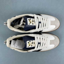 Cargar imagen en el visor de la galería, 101 Dalmatians x Adidas Samba Penny KJ5990
