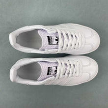 Cargar imagen en el visor de la galería, Adidas Gazelle Bold Triple White IE5130
