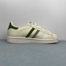 Cargar imagen en el visor de la galería, Adidas Superstar x Bape HS3088
