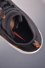 Cargar imagen en el visor de la galería, Nike ACG Zegama Black Gold HV8113-008
