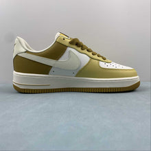 Cargar imagen en el visor de la galería, Air Force 1 07 Low Bronzine Saturn Gold Coconut Milk Sail FZ4034-716
