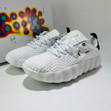 Cargar imagen en el visor de la galería, Nike Mind 002 White and Black Silver Hook HQ4308-004
