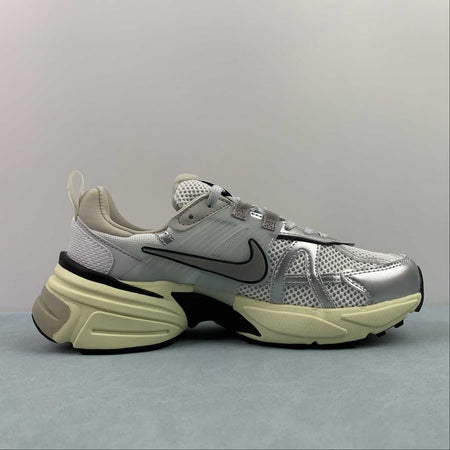 Nike V2k Run Summit White Metallic Silver FD0736-100