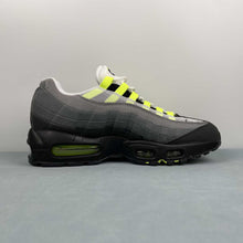Cargar imagen en el visor de la galería, Air Max 95 Volt Black Volt-Anthracite-Cool Grey 307960-002
