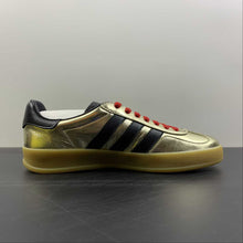 Cargar imagen en el visor de la galería, Adidas x Gucci Gazelle Metallic Gold Leather
