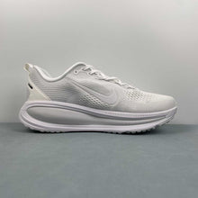 Cargar imagen en el visor de la galería, Nike Zoom Vomero 18 White White Photon Dust HM6803-106
