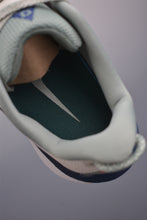 Cargar imagen en el visor de la galería, Nike Reactx Pegasus Trail 5 AGC Beige Dark Green Black Pink HV8121-30
